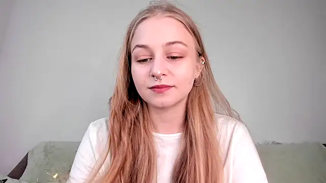 MiaMews online show from March 2026 04:02:02 PM