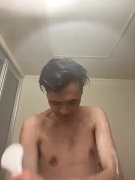 Snapshot of ryusei18570 chatting on February 2025 02:21:02 PM ryusei18570 online show from February 2025 02:21:02 PM