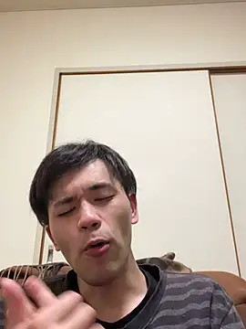 Snapshot of ryusei18570 chatting on February 2025 05:57:01 PM ryusei18570 online show from February 2025 05:57:01 PM