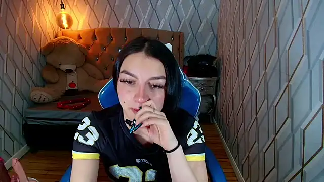 Angelchristix online show from March 2026 01:17:01 PM