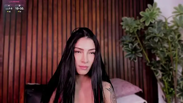 Jennmiiller  online show from November 2025 12:52:01 PM