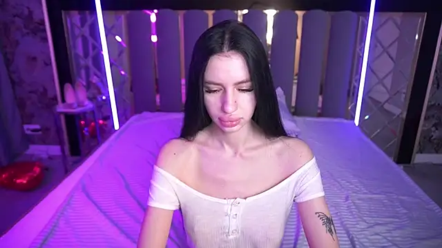 Snow WhiteeeX online show from March 2026 06:39:02 AM