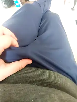 reelciii21 online show from December 2024 10:37:01 AM