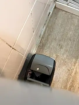 reelciii21 online show from September 2025 09:40:02 PM