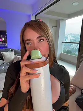 Lanataylor- online show from April 2026 10:54:02 PM