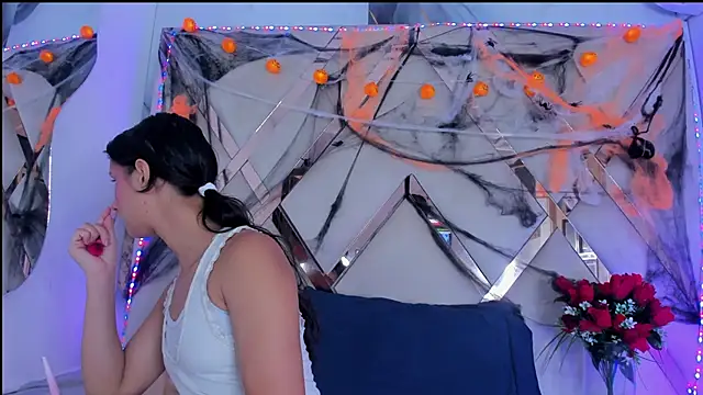 ninaht online show from October 2025 08:35:01 PM