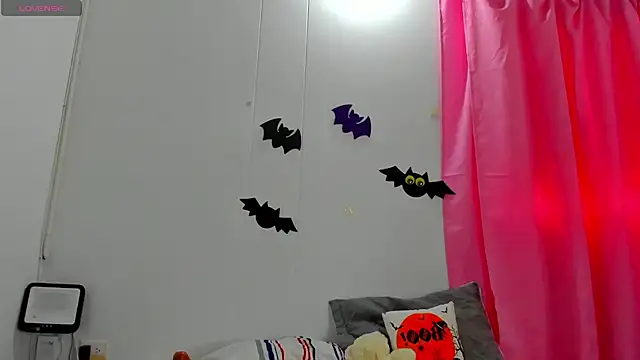 Snapshot of Natasha_by chatting on October 2025 03:00:01 PM Natasha by online show from October 2025 03:00:01 PM