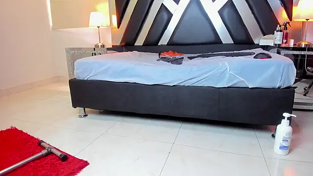 lannarusso  online show from February 2025 12:16:01 PM