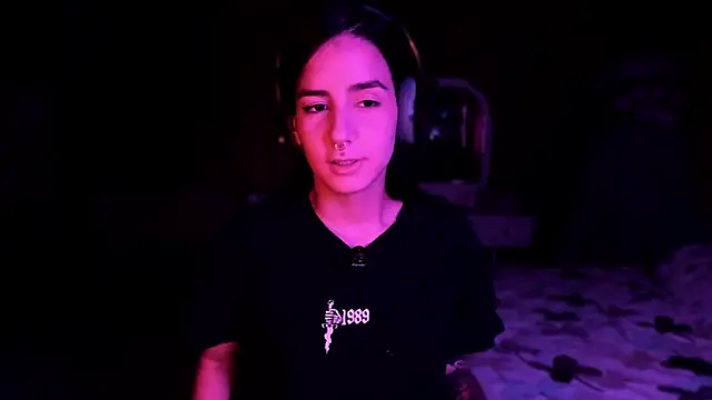 Alice woodville online show from November 2025 05:09:02 AM