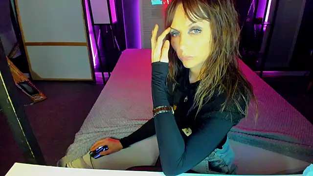 Snapshot of Elizabe_th chatting on February 2025 04:26:02 PM Elizabe th online show from February 2025 04:26:02 PM