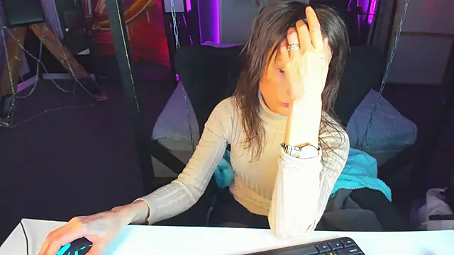 Snapshot of Elizabe_th chatting on March 2025 05:11:02 PM Elizabe th online show from March 2025 05:11:02 PM