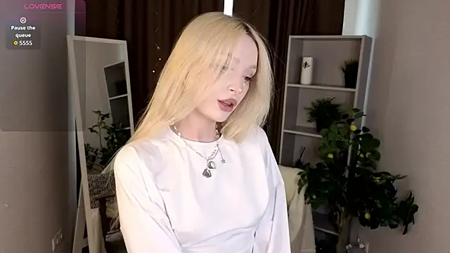 Snapshot of Naughty__Couplles chatting on April 2026 03:53:01 AM Naughty Couplles online show from April 2026 03:53:01 AM
