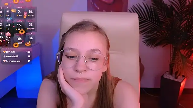 LayriantaVee online show from February 2025 01:11:01 PM