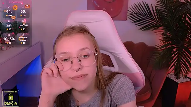 LayriantaVee online show from March 2025 10:22:02 AM