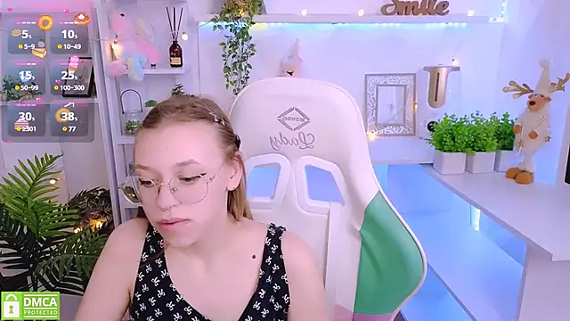 LayriantaVee online show from March 2025 10:11:02 AM