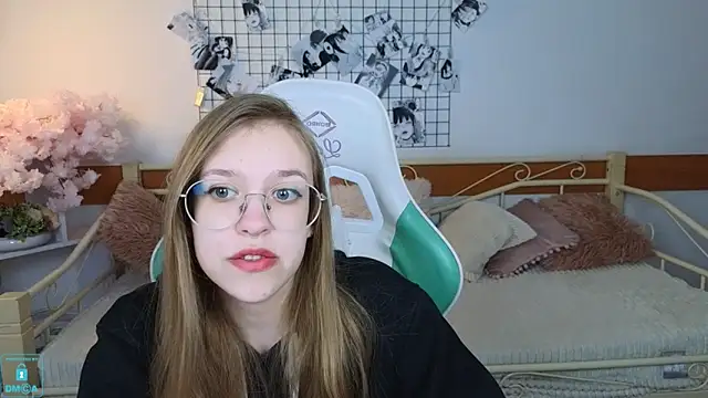 LayriantaVee online show from April 2026 06:18:01 AM