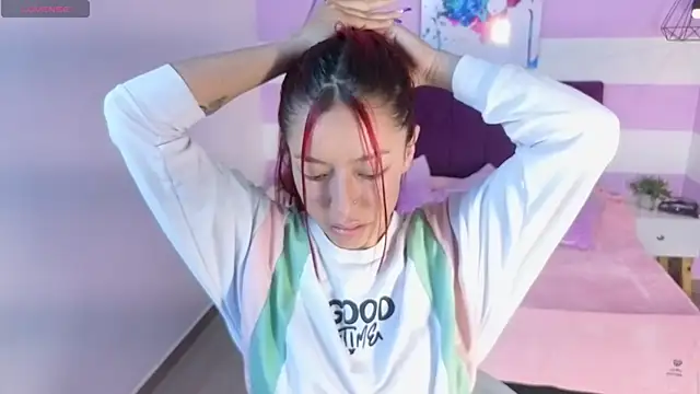 Scarlett  bell online show from November 2025 01:22:02 PM