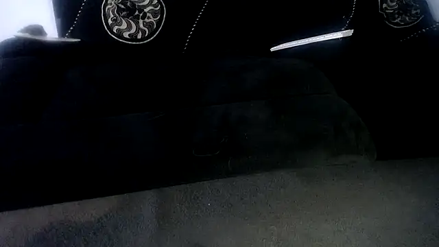 Niquitasparkles online show from December 2025 10:36:01 PM