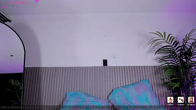 valentina lux online show from March 2026 07:17:01 PM