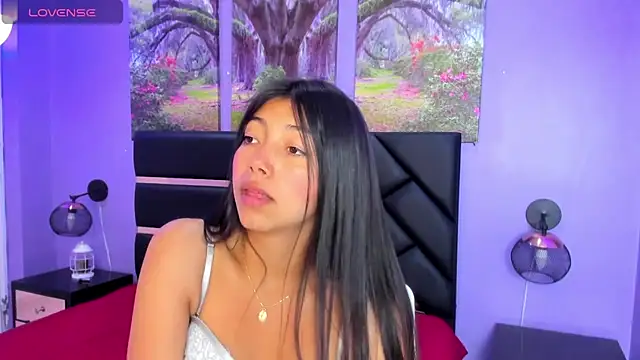 KimberlyVillaLobos online show from September 2025 01:33:01 PM