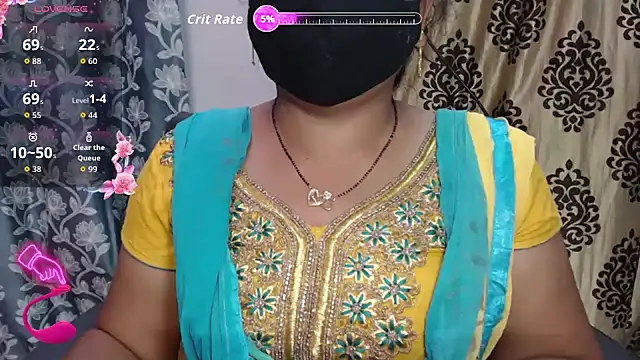 Snapshot of Queen_sakshi chatting on October 2025 05:33:01 PM Queen sakshi online show from October 2025 05:33:01 PM