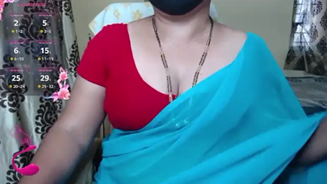 Snapshot of Queen_sakshi chatting on November 2025 05:40:01 AM Queen sakshi online show from November 2025 05:40:01 AM