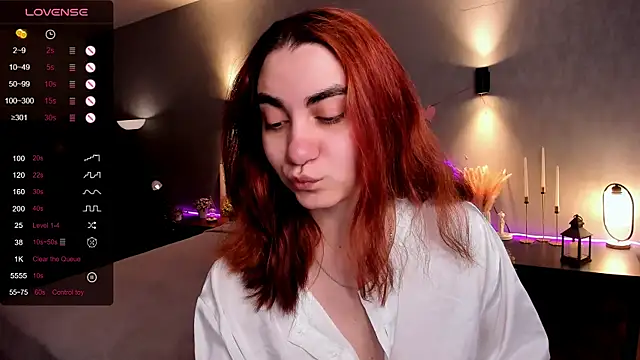 Snapshot of hannacheekss_ chatting on June 2026 02:01:01 AM hannacheekss online show from June 2026 02:01:01 AM