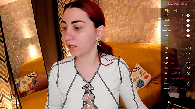 Snapshot of hannacheekss_ chatting on June 2026 02:05:02 AM hannacheekss online show from June 2026 02:05:02 AM