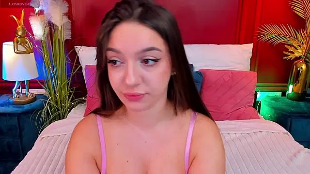 GiaCale online show from November 2025 06:33:02 AM