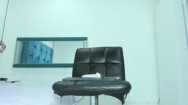 mia  fernandez online show from February 2025 10:28:02 PM