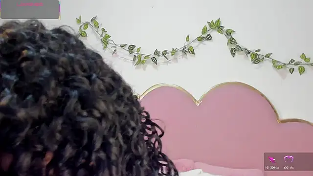 NahiaraReina online show from December 2025 02:46:02 PM