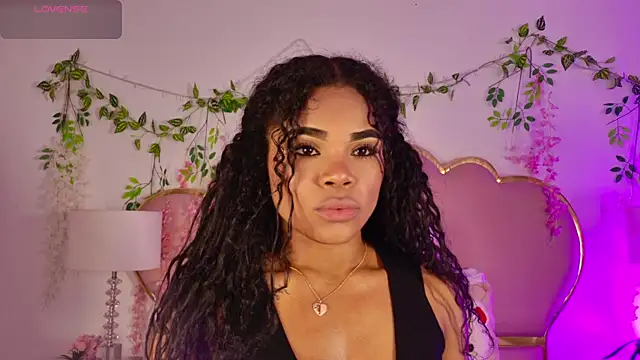 Snapshot of NahiaraReina chatting on May 2026 01:49:02 PM NahiaraReina online show from May 2026 01:49:02 PM