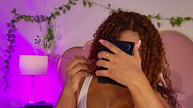 NahiaraReina online show from June 2026 02:01:02 PM