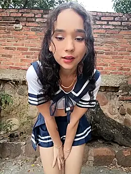 sweet outdoor charm online show from March 2026 08:01:01 PM