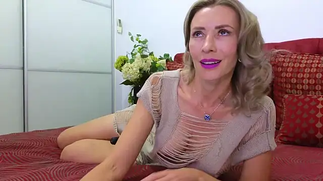  Maddalena  online show from September 2025 08:47:01 PM