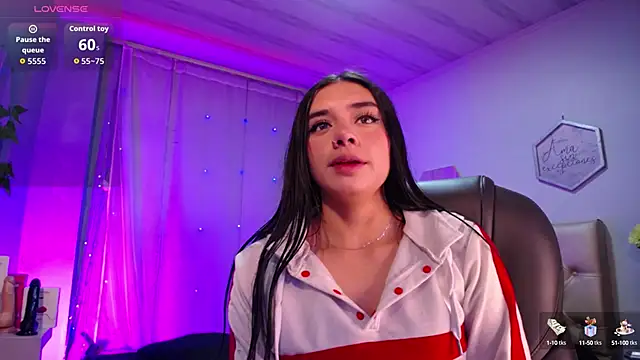 Kylie golden online show from October 2025 11:33:02 AM