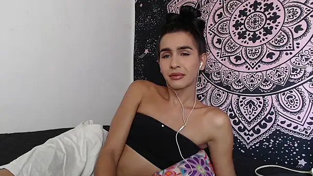 liissa 0 online show from April 2026 05:19:02 PM