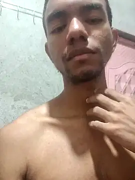 Reynold2608 online show from December 2025 06:08:02 AM