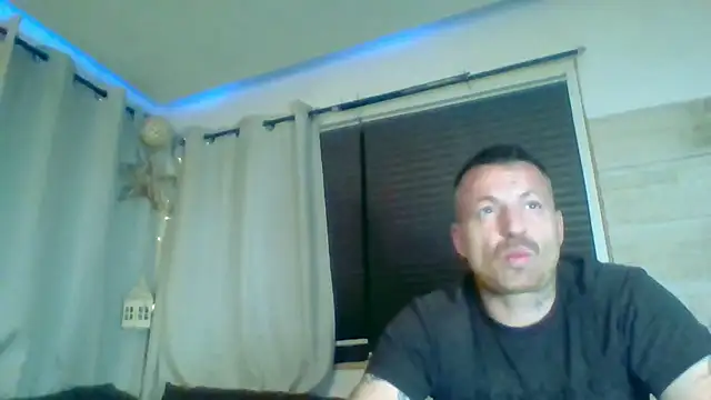 DevilsAngel13 online show from November 2025 05:59:01 PM