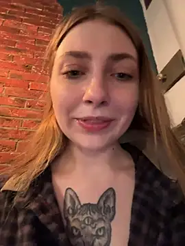 Snapshot of Sunny___Bunny chatting on May 2026 12:11:01 PM Sunny Bunny online show from May 2026 12:11:01 PM