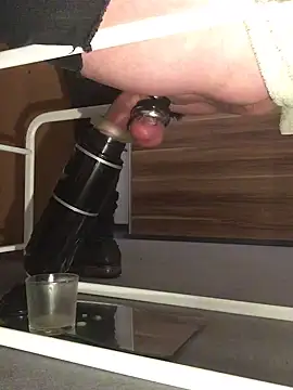 Snapshot of Inseminator69 chatting on December 2024 12:01:02 PM Inseminator69 online show from December 2024 12:01:02 PM