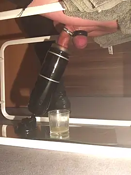 Snapshot of Inseminator69 chatting on December 2024 01:54:02 PM Inseminator69 online show from December 2024 01:54:02 PM