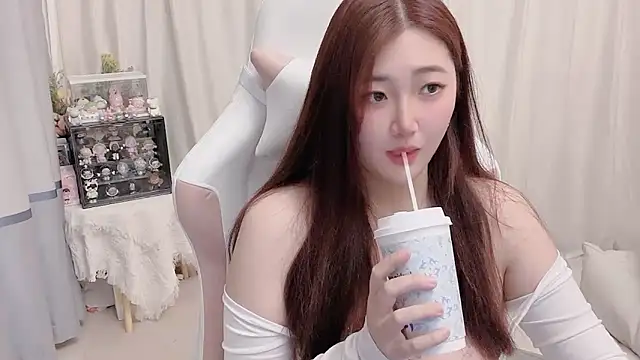 Stars Elyn online show from December 2024 11:45:02 AM