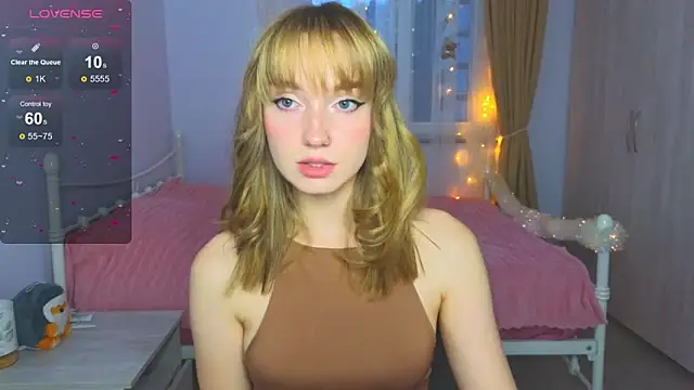 Snapshot of Wild_Sophie_ chatting on December 2025 01:51:01 PM Wild Sophie online show from December 2025 01:51:01 PM
