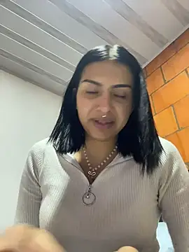 Hilary pinkk online show from April 2026 04:59:01 AM