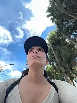 Alysson-- online show from April 2026 01:16:01 PM