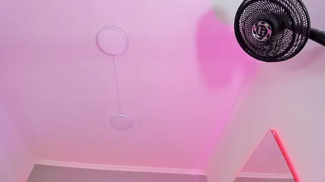 AmberiniHoffman online show from March 2025 06:00:01 PM