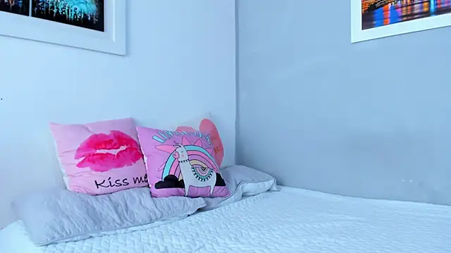 naughtyloverss online show from December 2024 06:02:02 PM