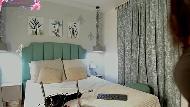 Khenta Michells online show from February 2025 09:51:02 AM