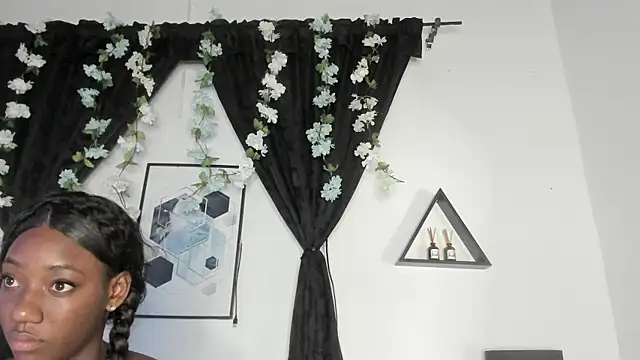 Khenta Michells online show from April 2026 10:32:02 AM